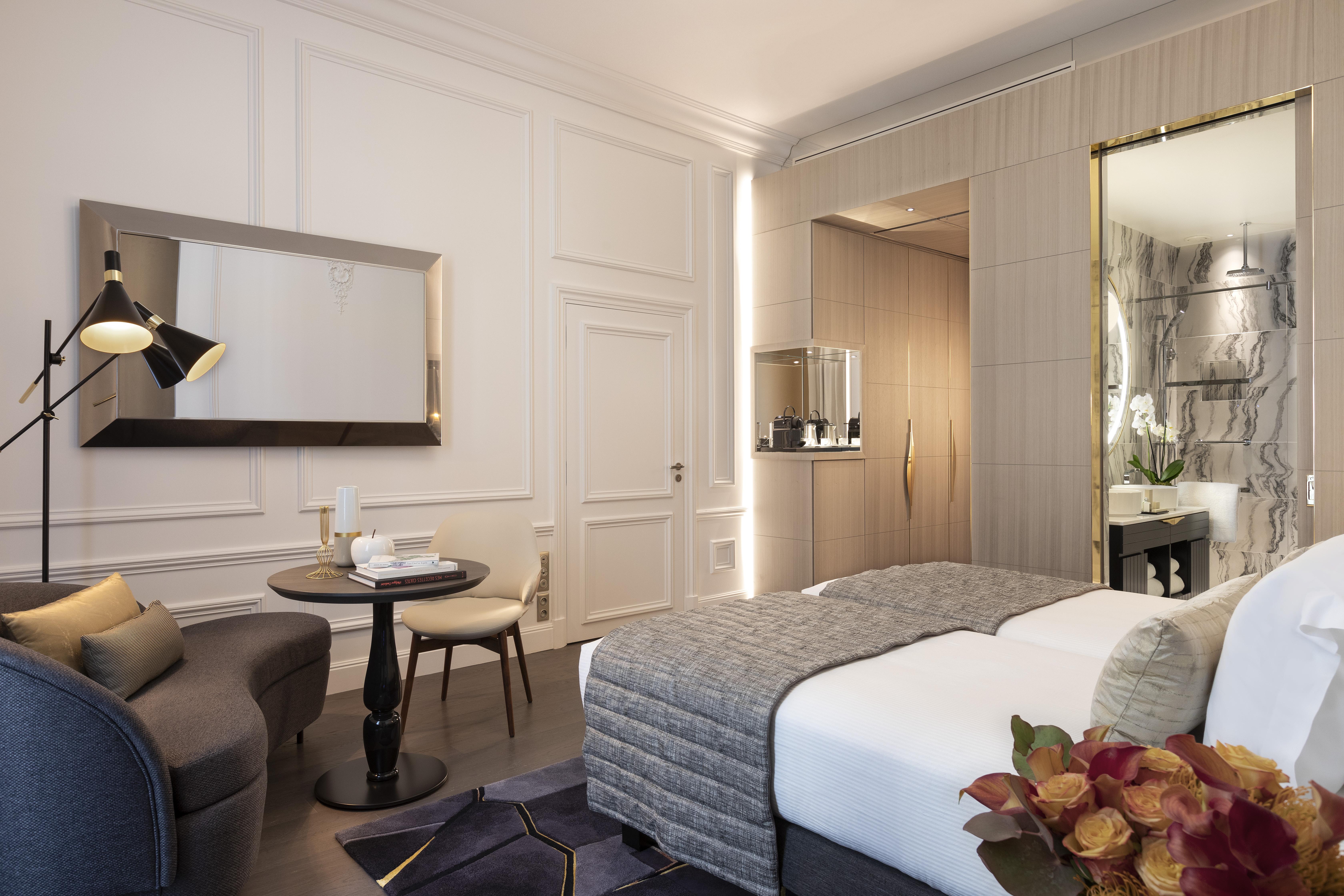 La Clef Champs-Elysees Paris By The Crest Collection Exterior photo A room at the hotel