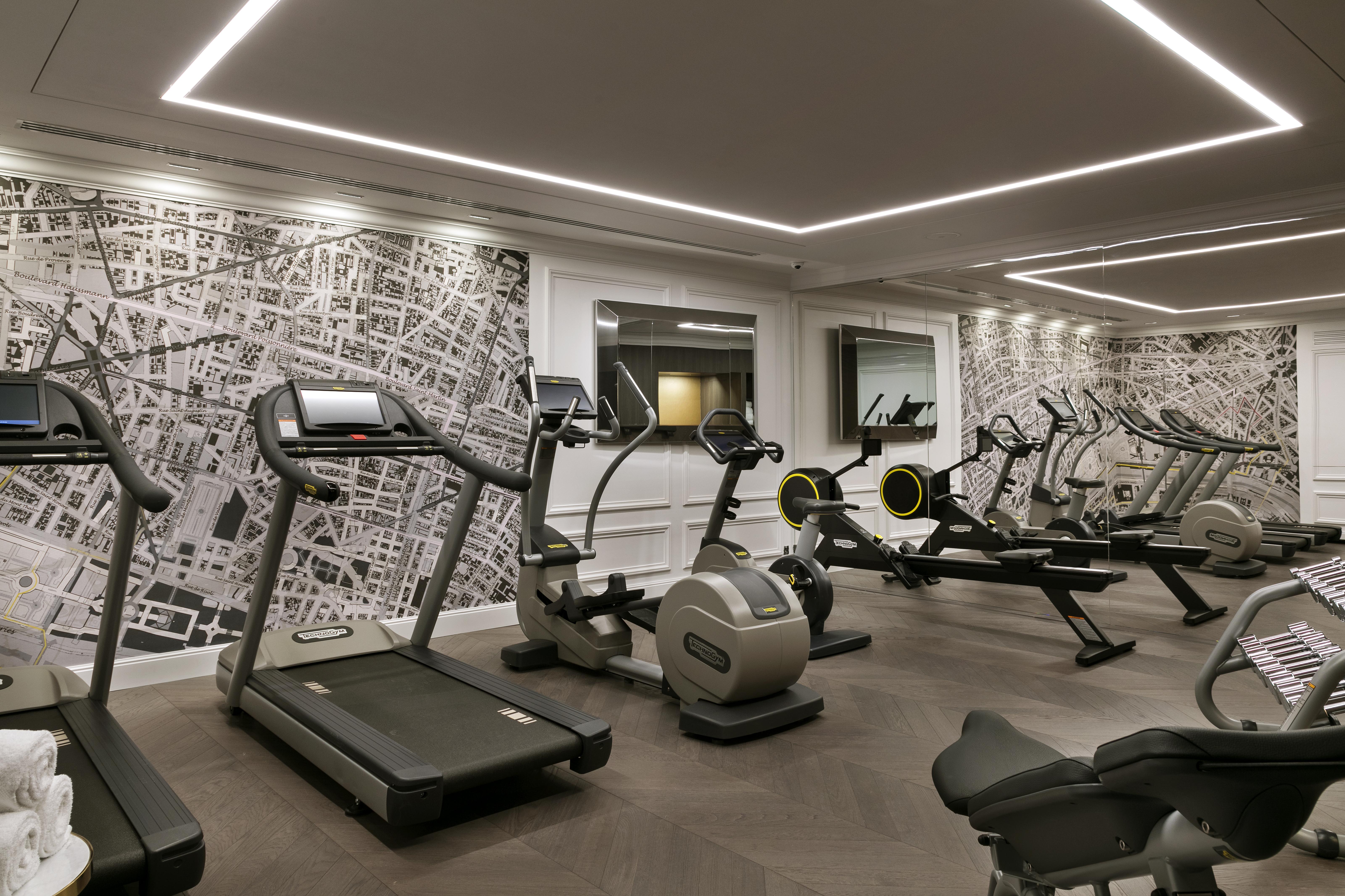 La Clef Champs-Elysees Paris By The Crest Collection Exterior photo The gym at The Dorchester