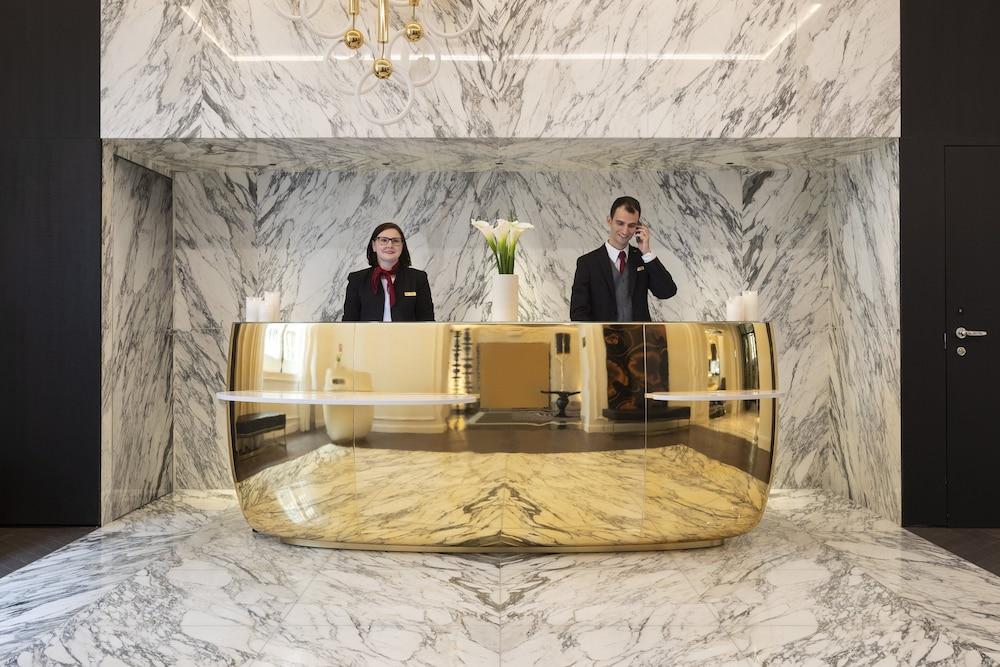 La Clef Champs-Elysees Paris By The Crest Collection Exterior photo The hotel's reception