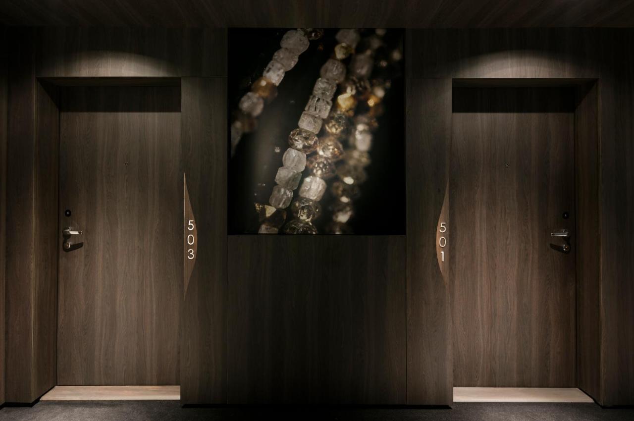 La Clef Champs-Elysees Paris By The Crest Collection Exterior photo Artwork by Michael Mcintyre